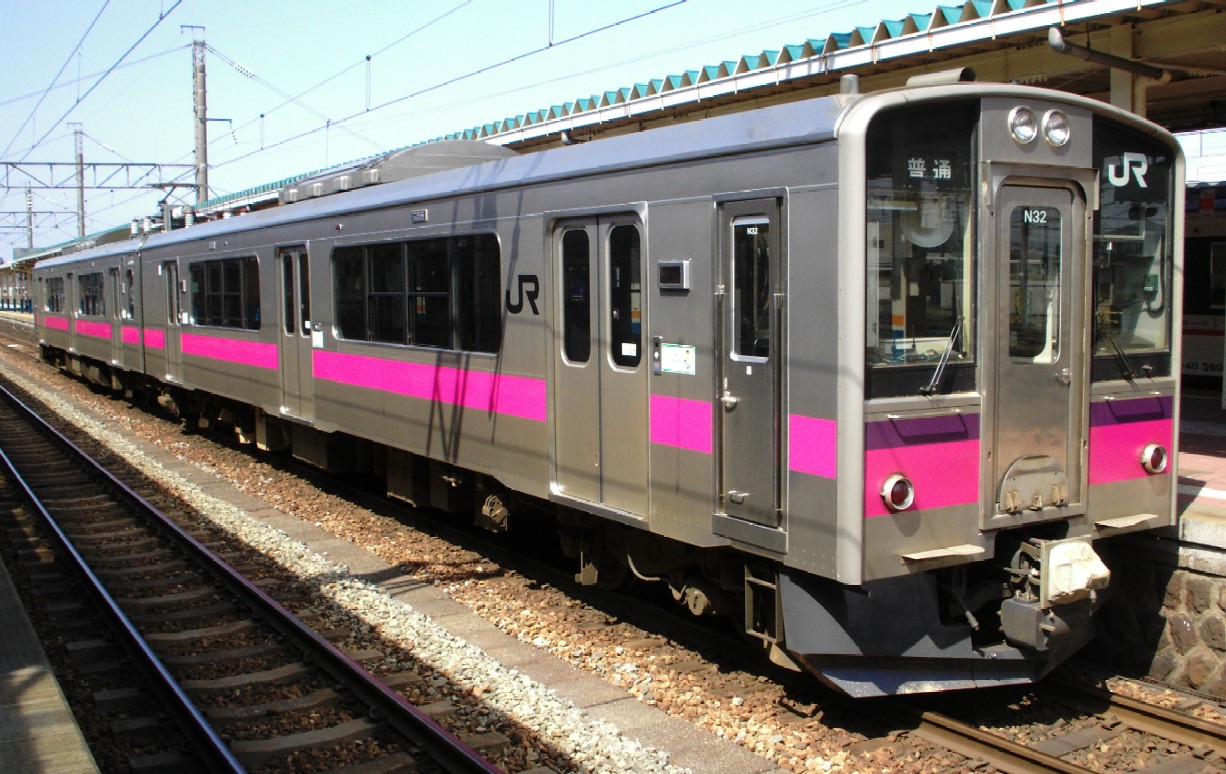 奥羽本線の狭軌区間で使用される701系