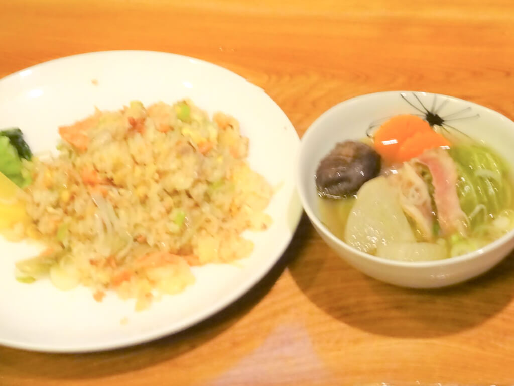 サケ炒飯＆ロールキャベツ入りスープ